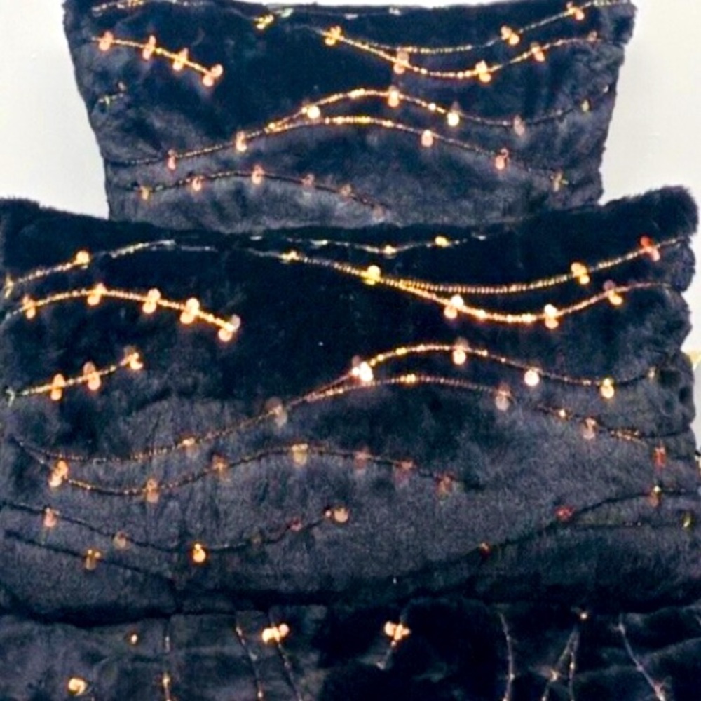😍NIP Aviva Standoff 3 piece set Black and Rose Gold Decorative Pillows & Throw